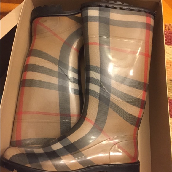 burberry rain boots size 9